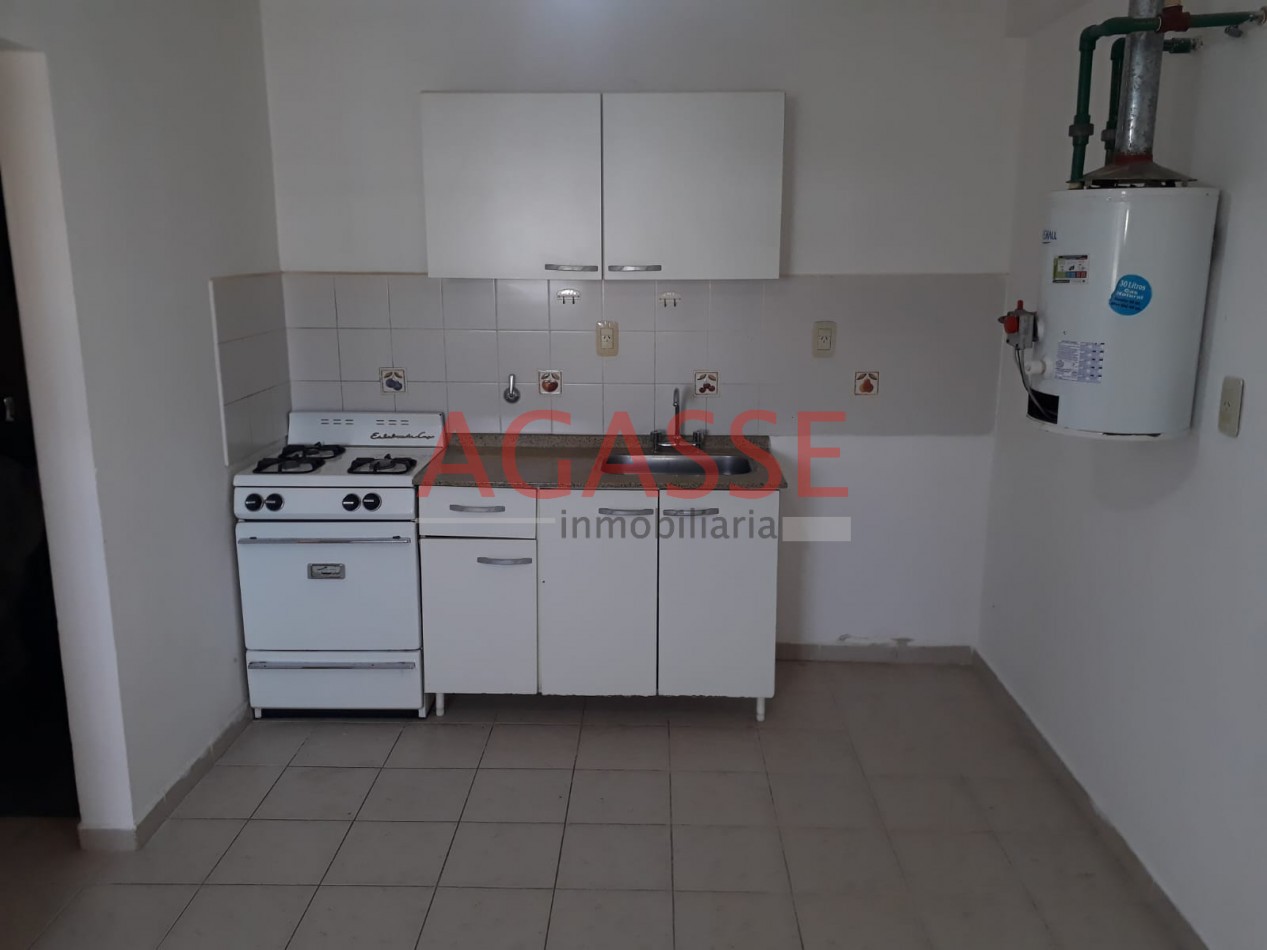 ORO VERDE CALLE LAS GOLONDRINAS  ALQUILO DPTO DE 1  DORMITORIO CON COCHERA