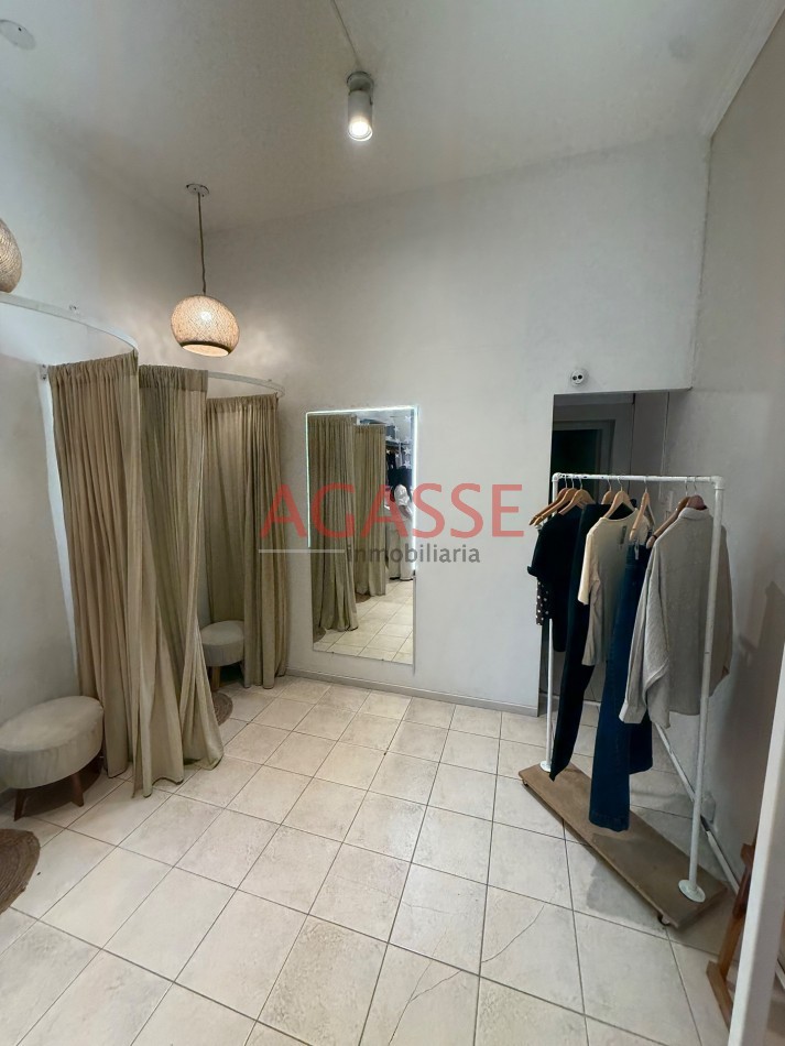 Yrigoyen 85 Alquilo Local comercial