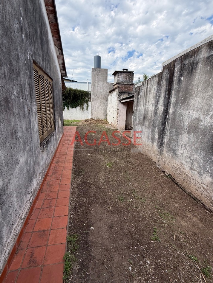 Calle Los Charruas. 2 Casas en venta