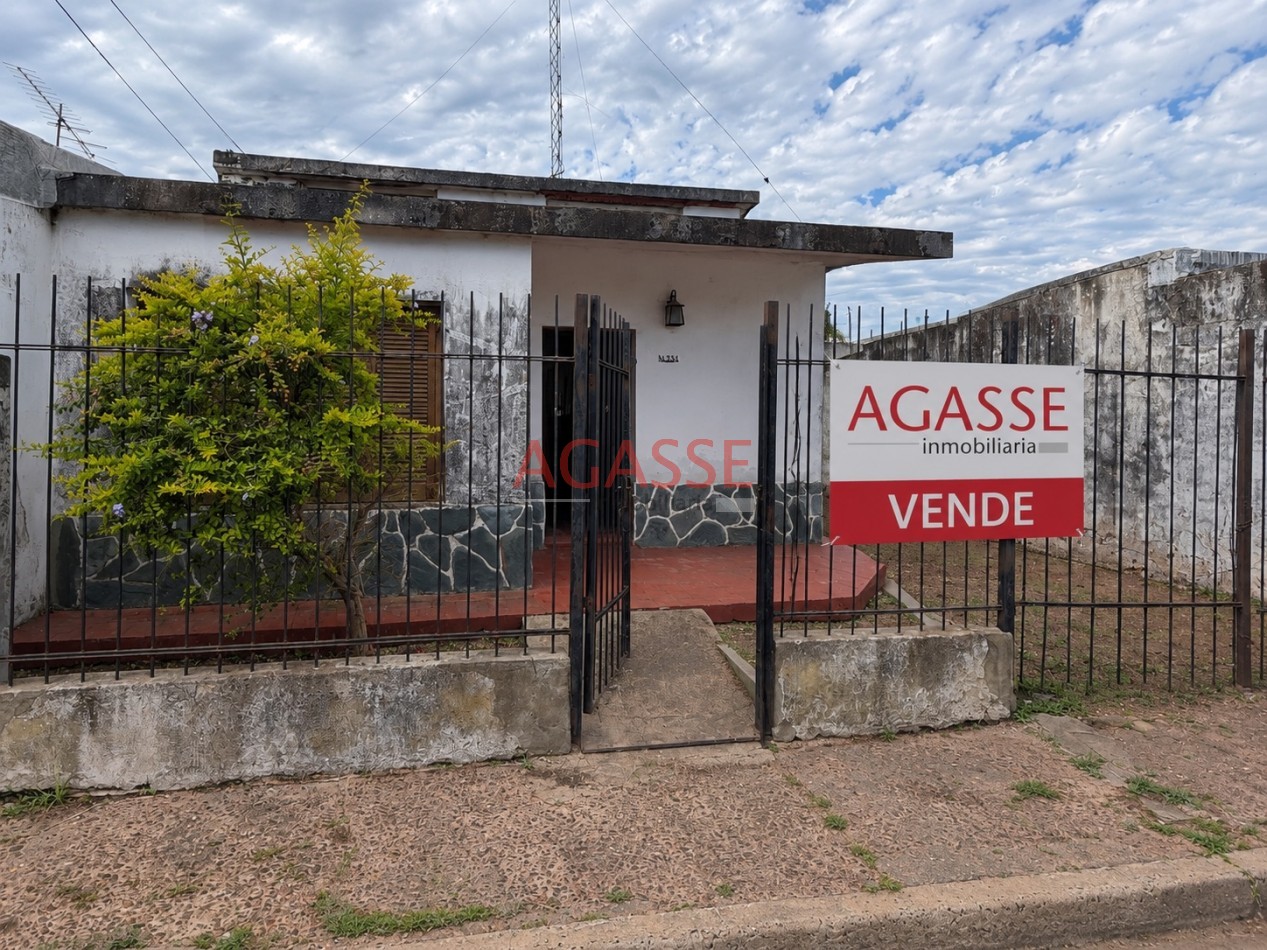 Calle Los Charruas. 2 Casas en venta