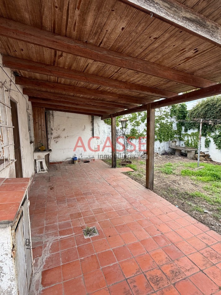 Calle Los Charruas. 2 Casas en venta