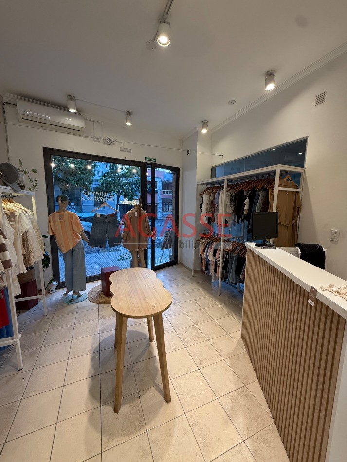 Yrigoyen 85 Alquilo Local comercial