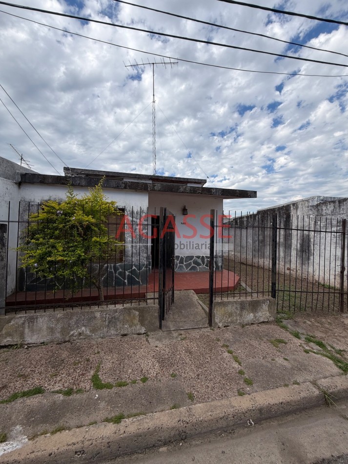Calle Los Charruas. 2 Casas en venta