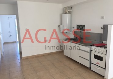 VENDO AMPLIO DPTO DE 1 DORMITORIO CENTRICO