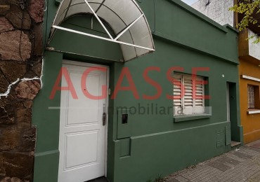 CALLE VILLAGUAY VENDO 2 CASAS EN UNA.